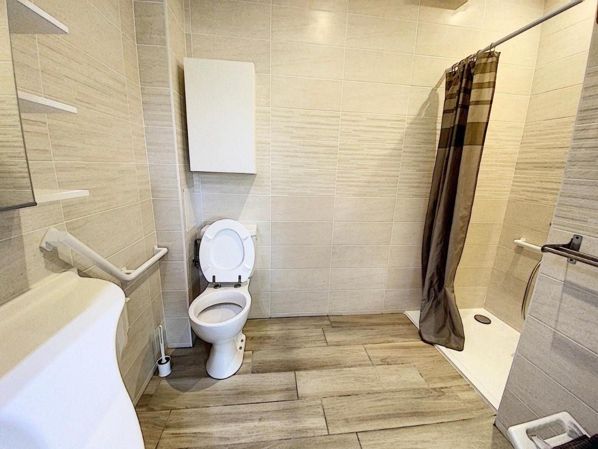 F2 "Le Parc" Clim, Wifi, Pmr Apartment Balaruc-les-Bains Luaran gambar