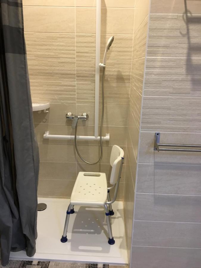 F2 "Le Parc" Clim, Wifi, Pmr Apartment Balaruc-les-Bains Luaran gambar